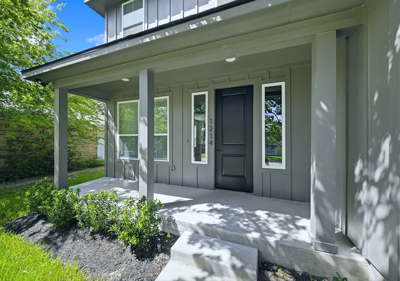 1214 Neal Pickett — Photo 3