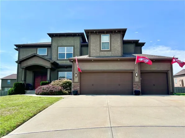 1513 SW 42nd Ct, Lees Summit, MO 64082