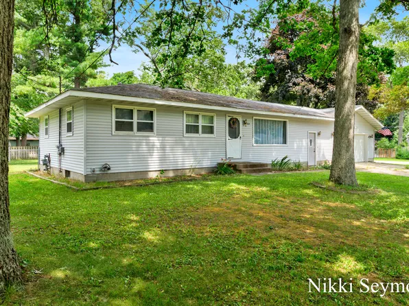7717 N Carefree Dr, Whitehall, MI 49461