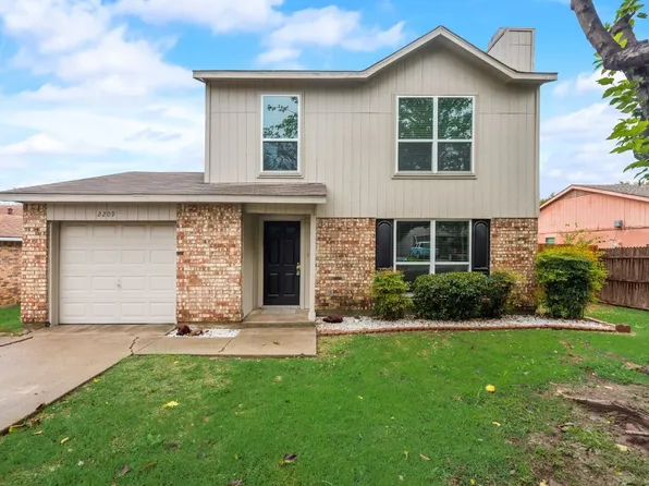 2209 Foxcroft Ln, Arlington, TX 76014