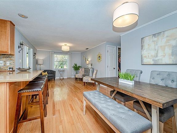 4th image of 2340 Clay Ct
