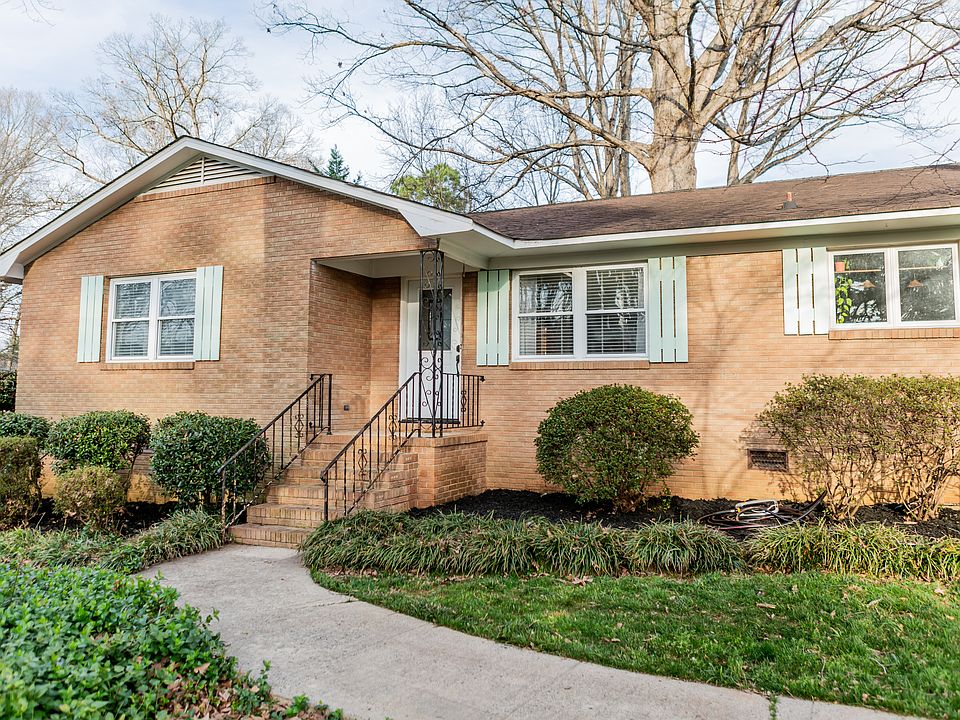 1st image of 3625 Dandridge Cres