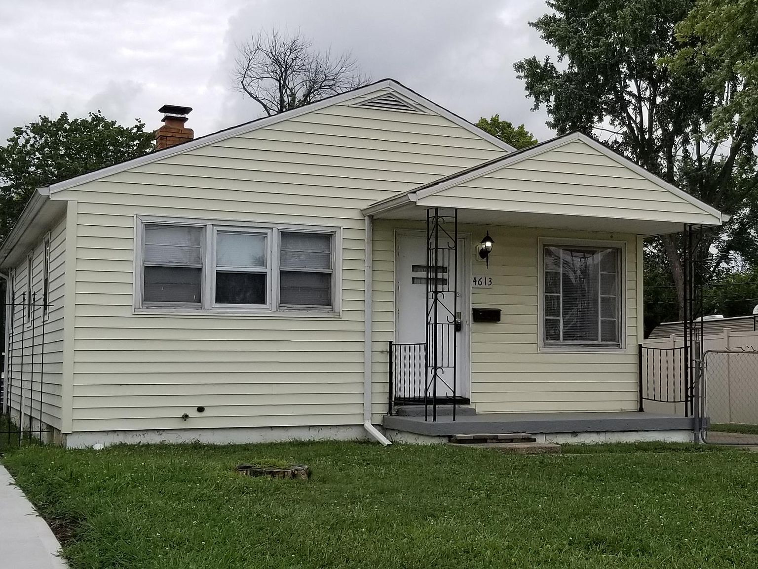 4613 Oakridge Dr, Dayton, OH 45417 | Zillow