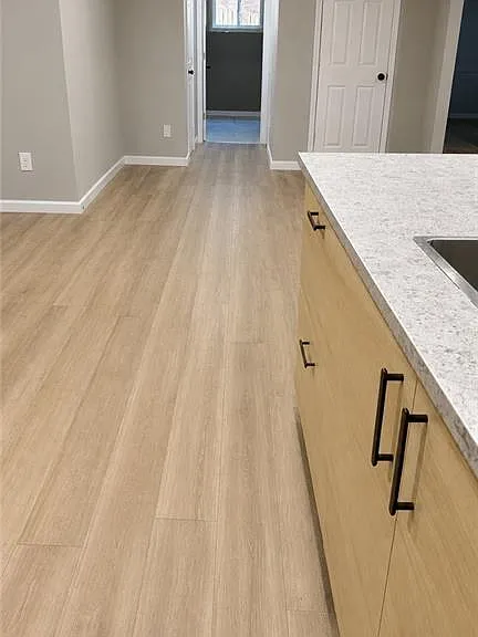 202 Oakwood Cir — Photo 16