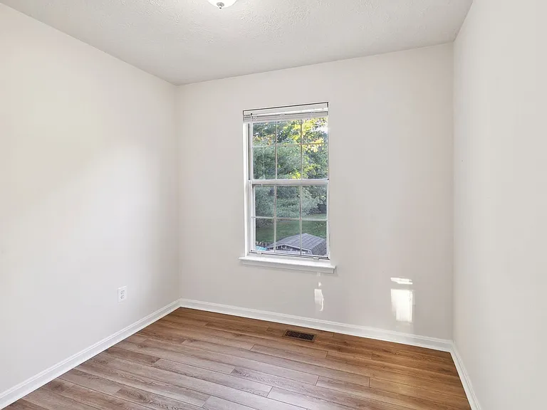 4206 Drake Ct — Photo 9