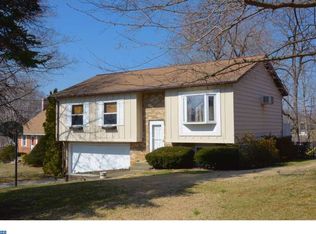 957 Lobelia Ave, Reading, PA 19605