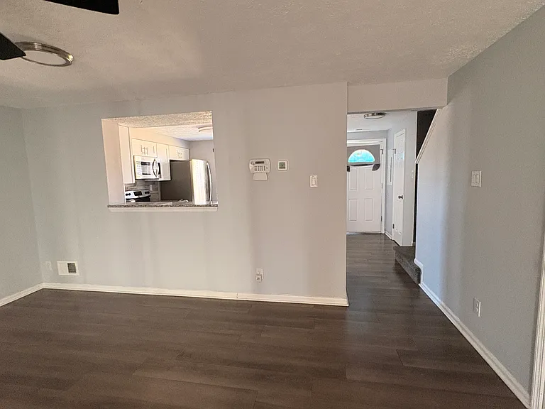 57 Vanderbilt Ct — Photo 3