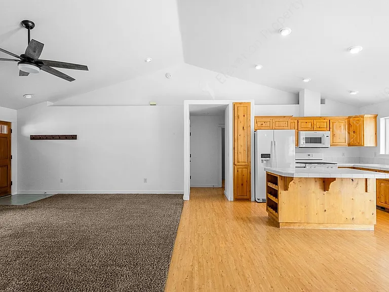 20700 Nicolette Dr — Photo 7