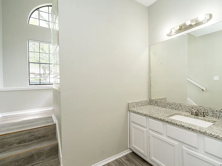 2826 Village Pkwy — Photo 32