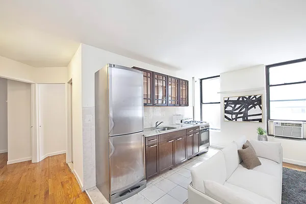 Rented by R New York | media 79