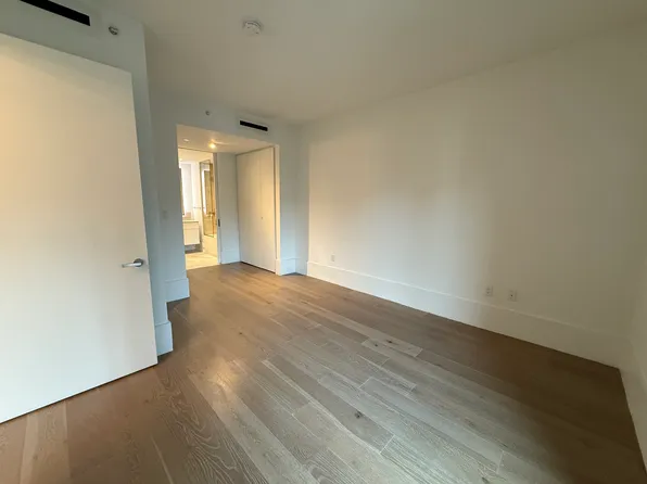 429 Kent Avenue image 5 of 7