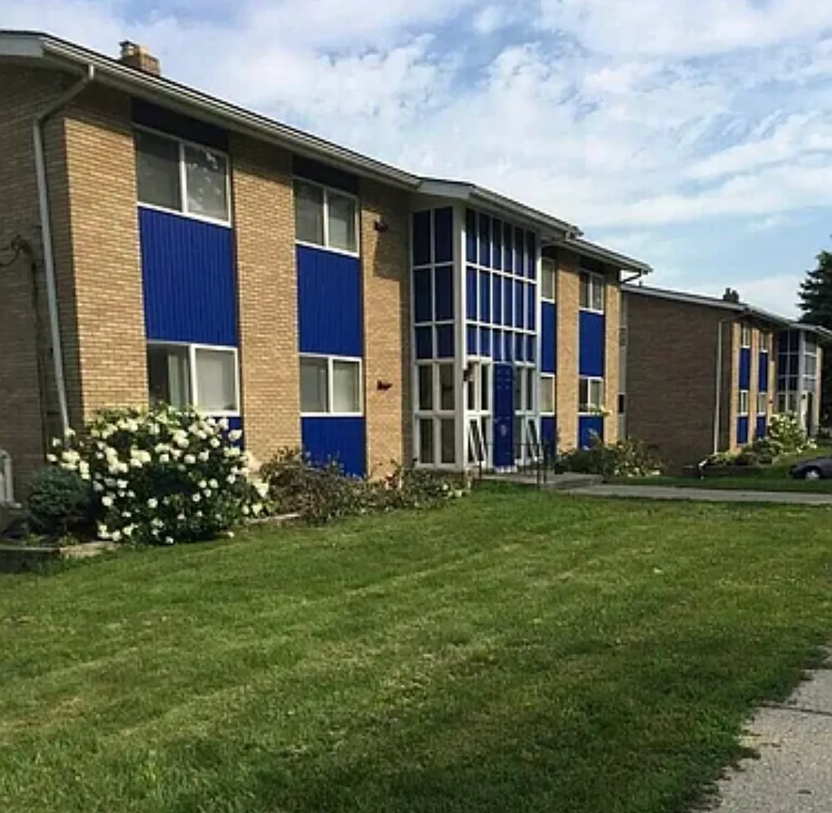 2 bed, 800 sqft, $995 — Photo 1