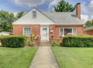 908 W White St, Champaign, IL 61821