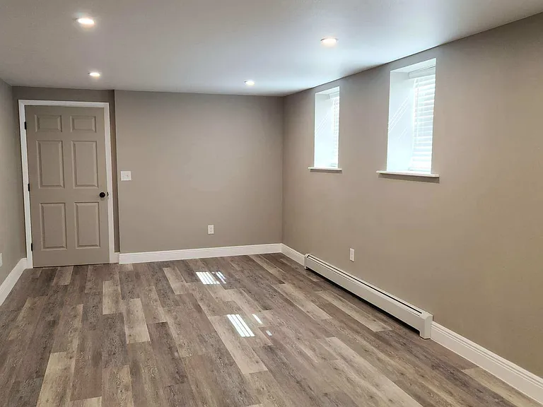 808 E 4th St #1/2 — Photo 5