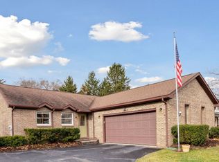 5484 Daniel Dr, Brighton, MI 48114