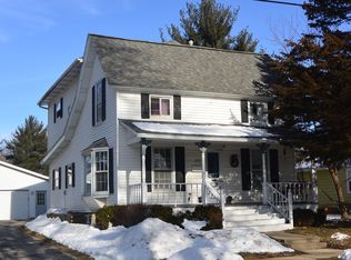 233 Dewey St, Oregon, WI 53575