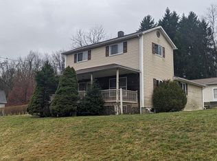 272 Mount Pleasant Rd, Dilliner, PA 15327