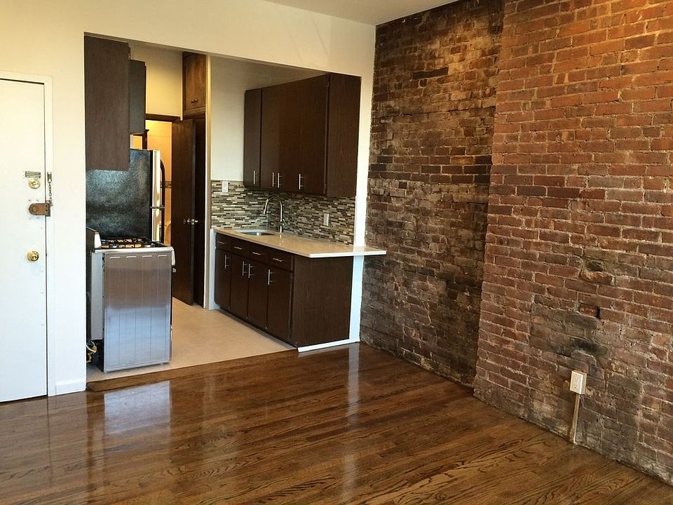 1st image of 10-59 Jackson Ave #2