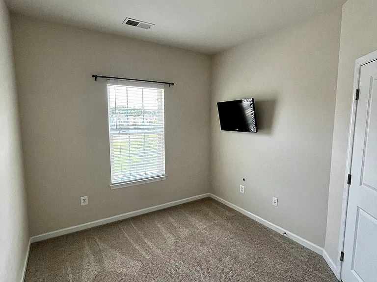7676 Timbercross Ln — Photo 7