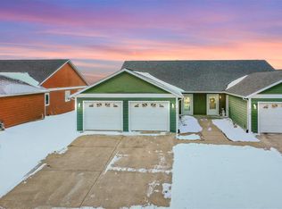 2314 Quail Run Ave, Spirit Lake, IA 51360