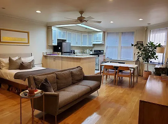 Rented by Frank Valvo Real Estate | media 1