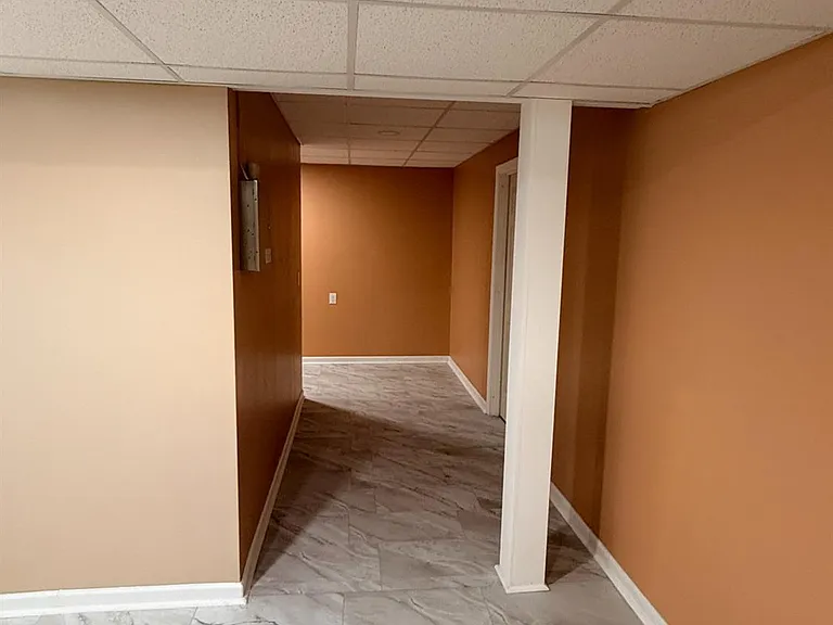 21 Van Syckle Blvd — Photo 10