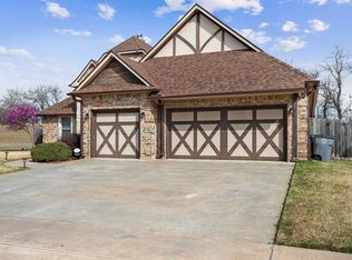 3326 NE Brentwood Dr, Lawton, OK 73507