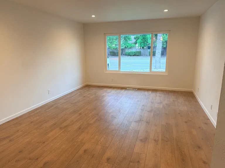 4371 Hoen Ave #4371 — Photo 3
