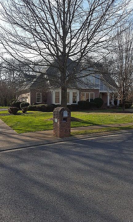 2nd image of 2919 Longford Dr