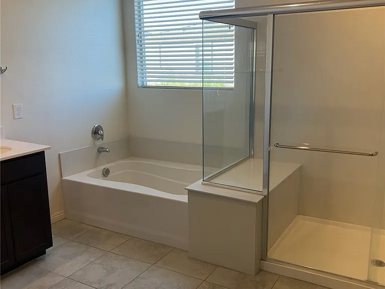 910 Cherry Glen Pl — Photo 15