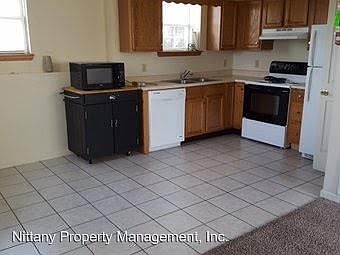 3rd image of 872 Willard St