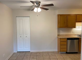 10S511 Echo Ln UNIT 4, Willowbrook, IL 60527