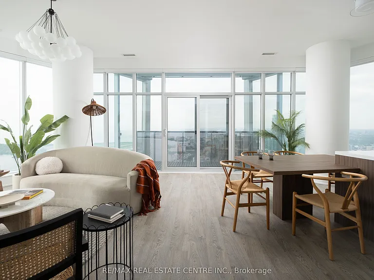 10 York St #6210 — Photo 2