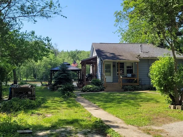 12794 E Metcalf Ave, Momence, IL 60954