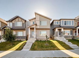 215 N 148th Ave NW, Calgary, AB T3P1N1