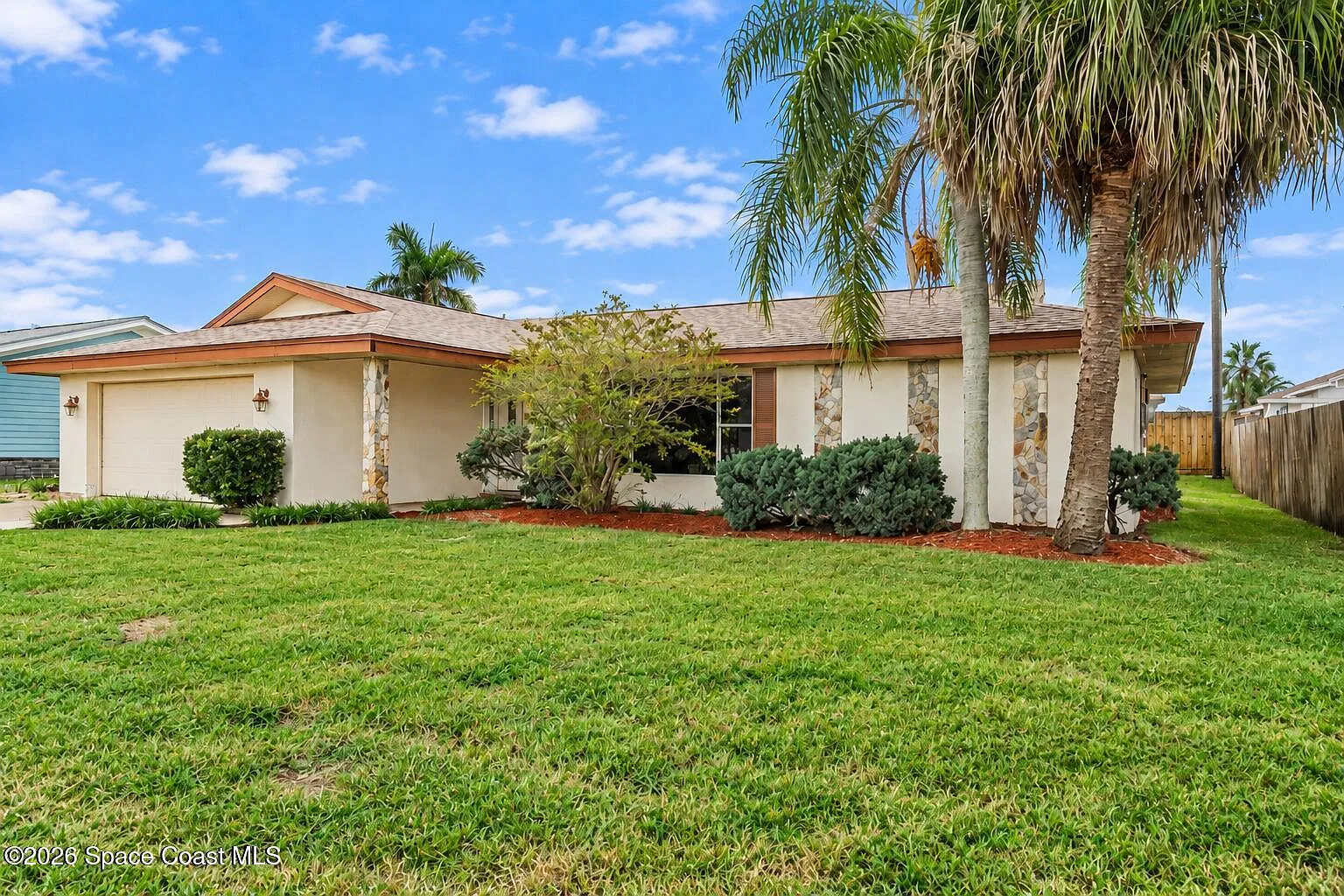 3 bed, 2.0 bath, 1606 sqft, $3,000 — Photo 1