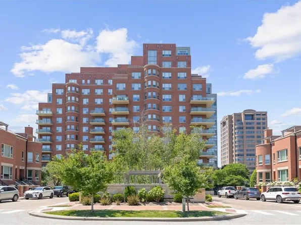 4950 Central St APT 906, Kansas City, MO 64112