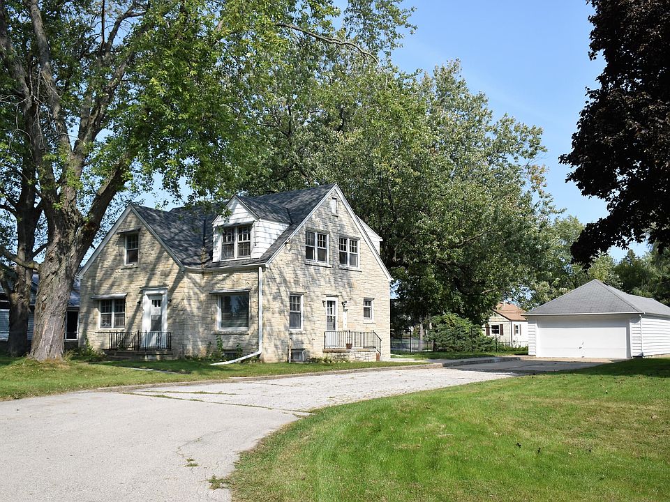 1st image of 4730 S Woodlawn Pl
