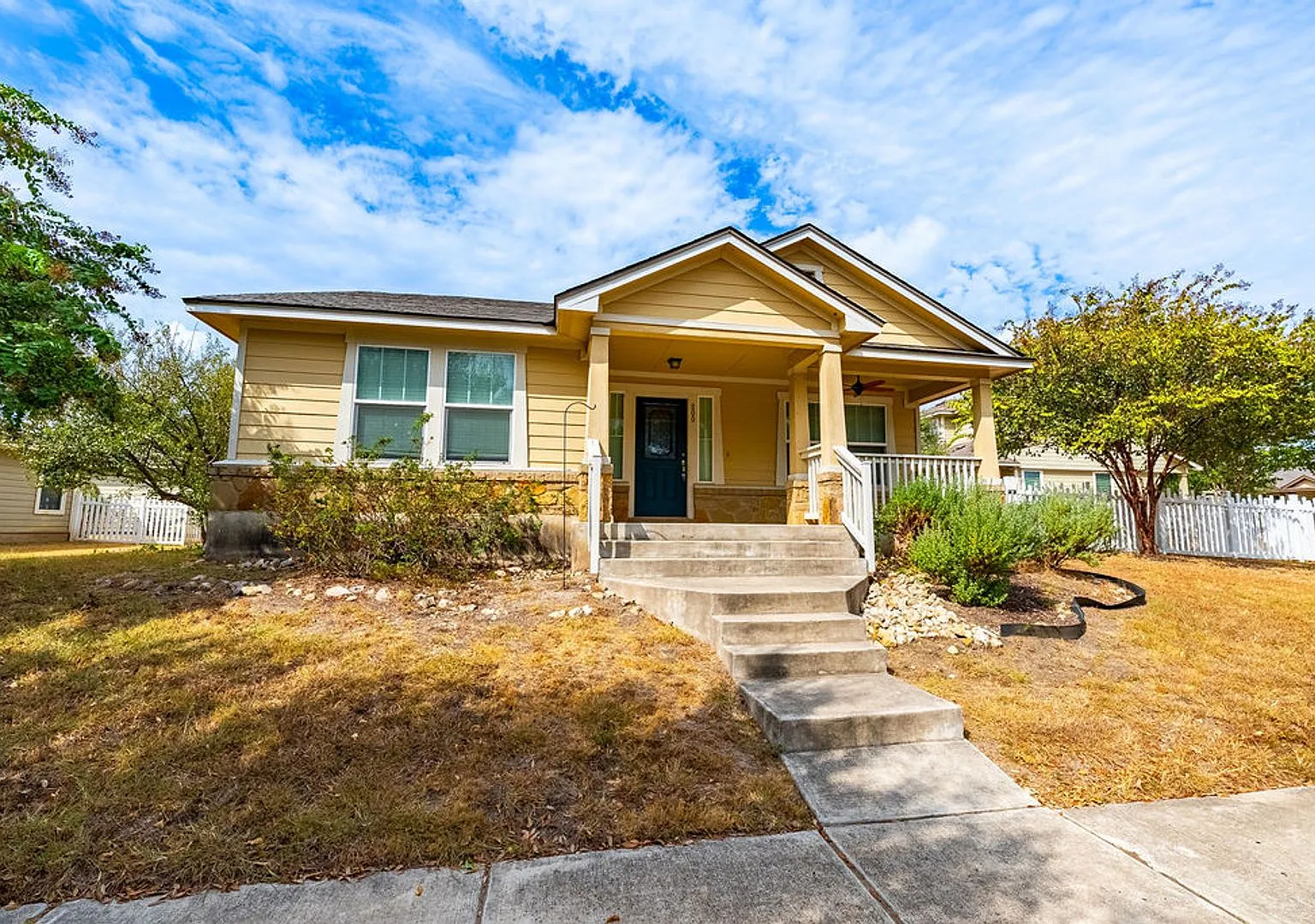 Beautiful 4 bedroom, 2 bathroom home in Round Rock! — Photo 2
