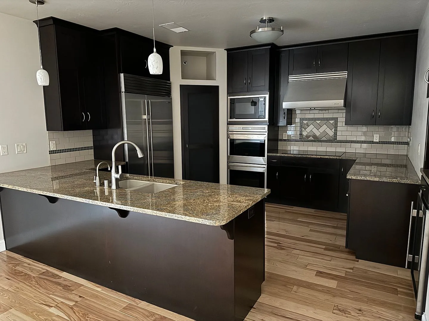 400 N. Richmond Street — Photo 1