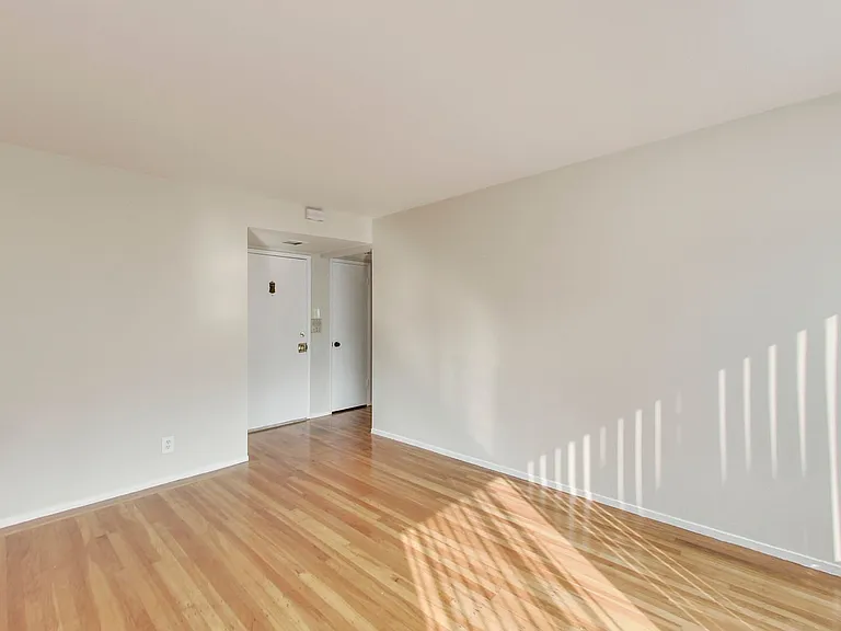 1220 Hayes St #1 — Photo 6