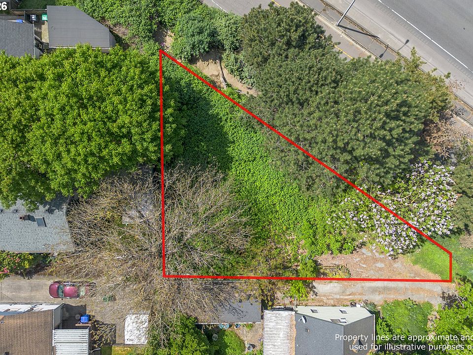 1st image of NE Clackamas St