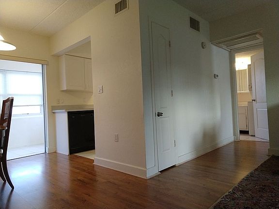 4th image of 7011 Place De La Paix APT 1B
