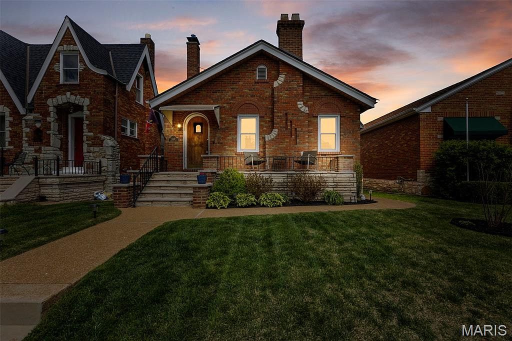 5347 Tholozan Ave, Saint Louis, MO 63109 | Zillow