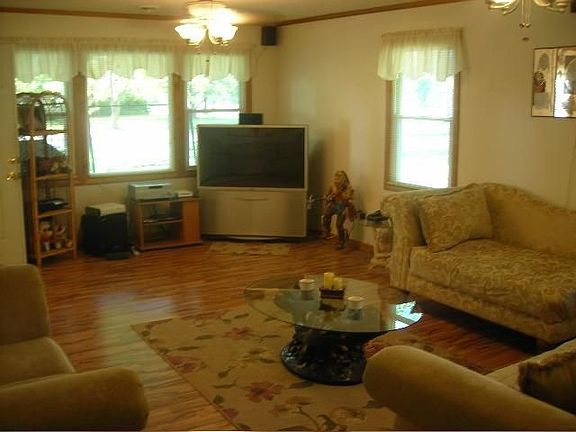 2nd image of 6081 Middle Dr