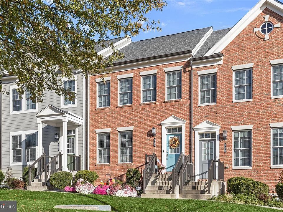 1st image of 821 Herman Way