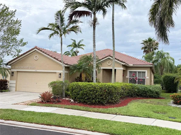 1006 Sunflower Cir, Fort Lauderdale, FL 33327