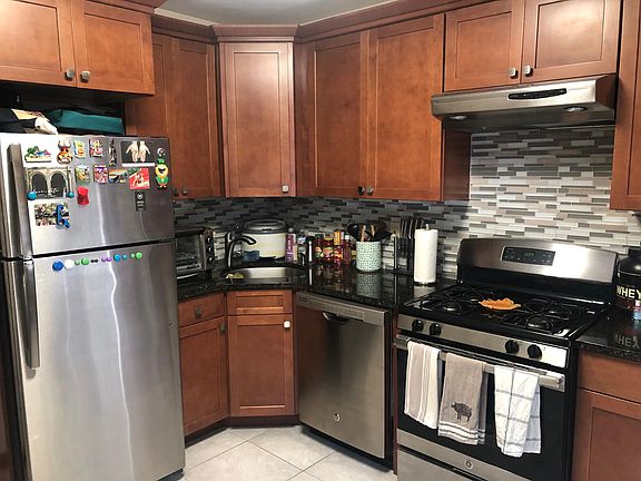 Spacious eat-in Kitchen with granite counters and stainless steal appliances