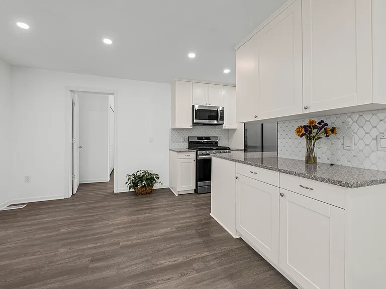6777 Dandison Blvd — Photo 11