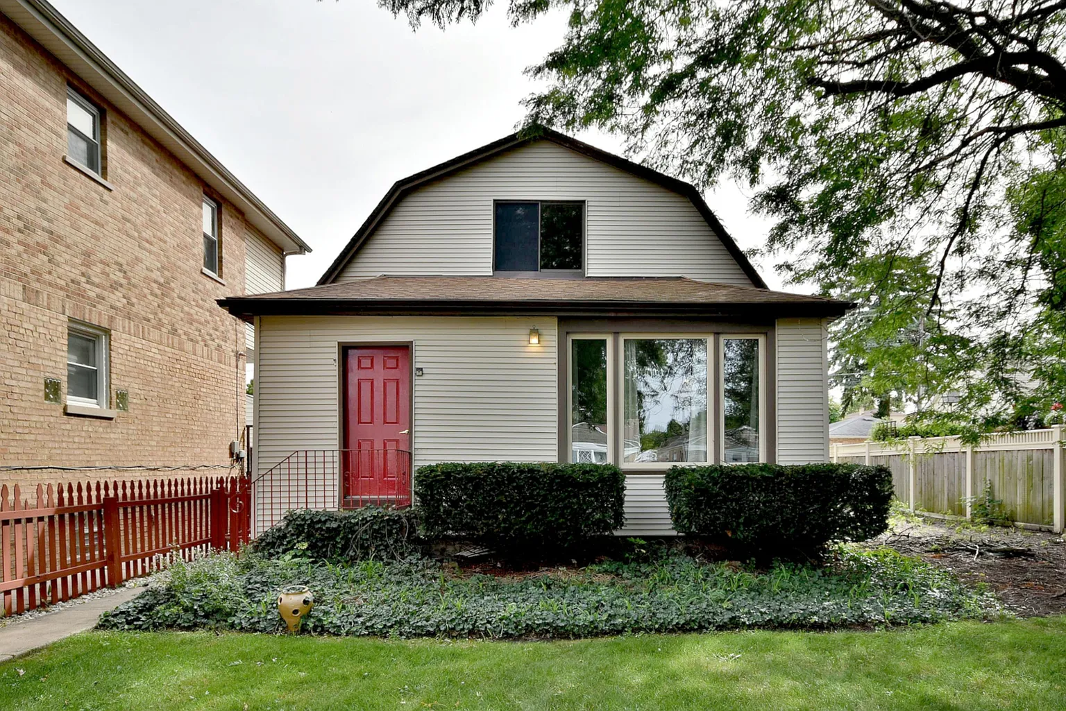 3707 N Page Ave photo 1